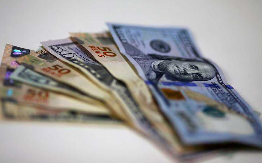 IPCA reforça queda da inflação; nos EUA, CPI volta a acelerar