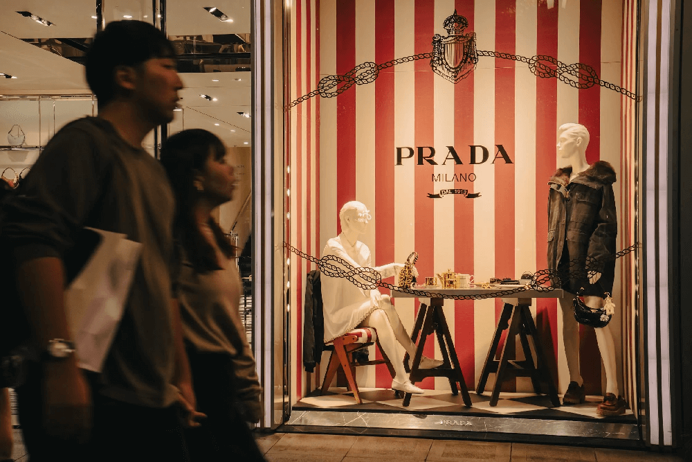 O legado veste Prada (e agora também Versace)