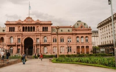 “¿Qué pasa, hermano?” O que acontece com o governo Milei na Argentina?