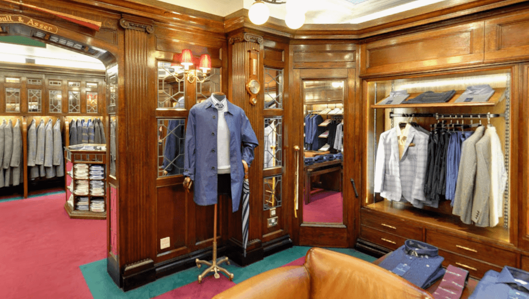 A marca que vestiu James Bond e o Exército Britânico